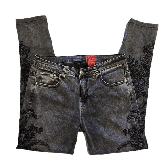 Cristina Women's Size 6 Gray Wash Floral Embroidered Denim Jeans - Picture 1 of 8